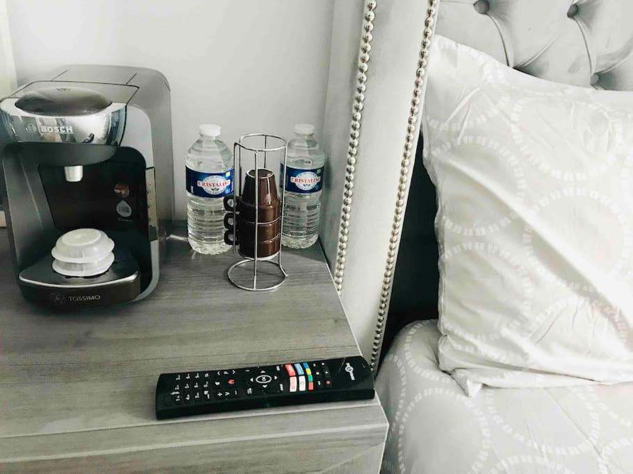 Disney Cosy Lounge Серри Экстерьер фото